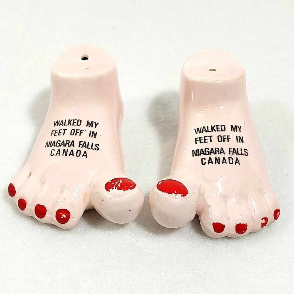 Salt and Pepper Shakers Barefoot‎  Niagara Falls  Made in JAPAN #1314